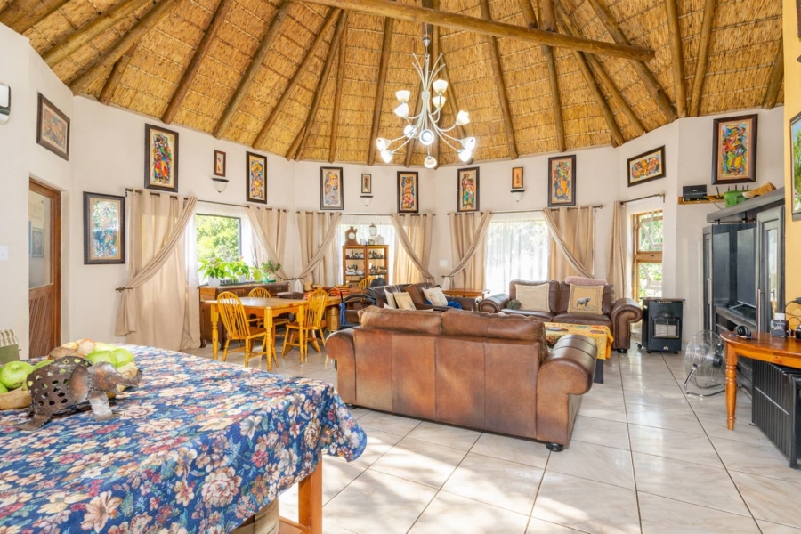 To Let 5 Bedroom Property for Rent in Melodie North West